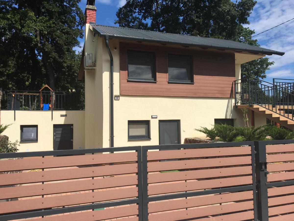 Balaton Wellness Tom Cat Nyaralo 1 Wellness Es 1 Gyermekbarat Apartmannal Kovagoors 外观 照片