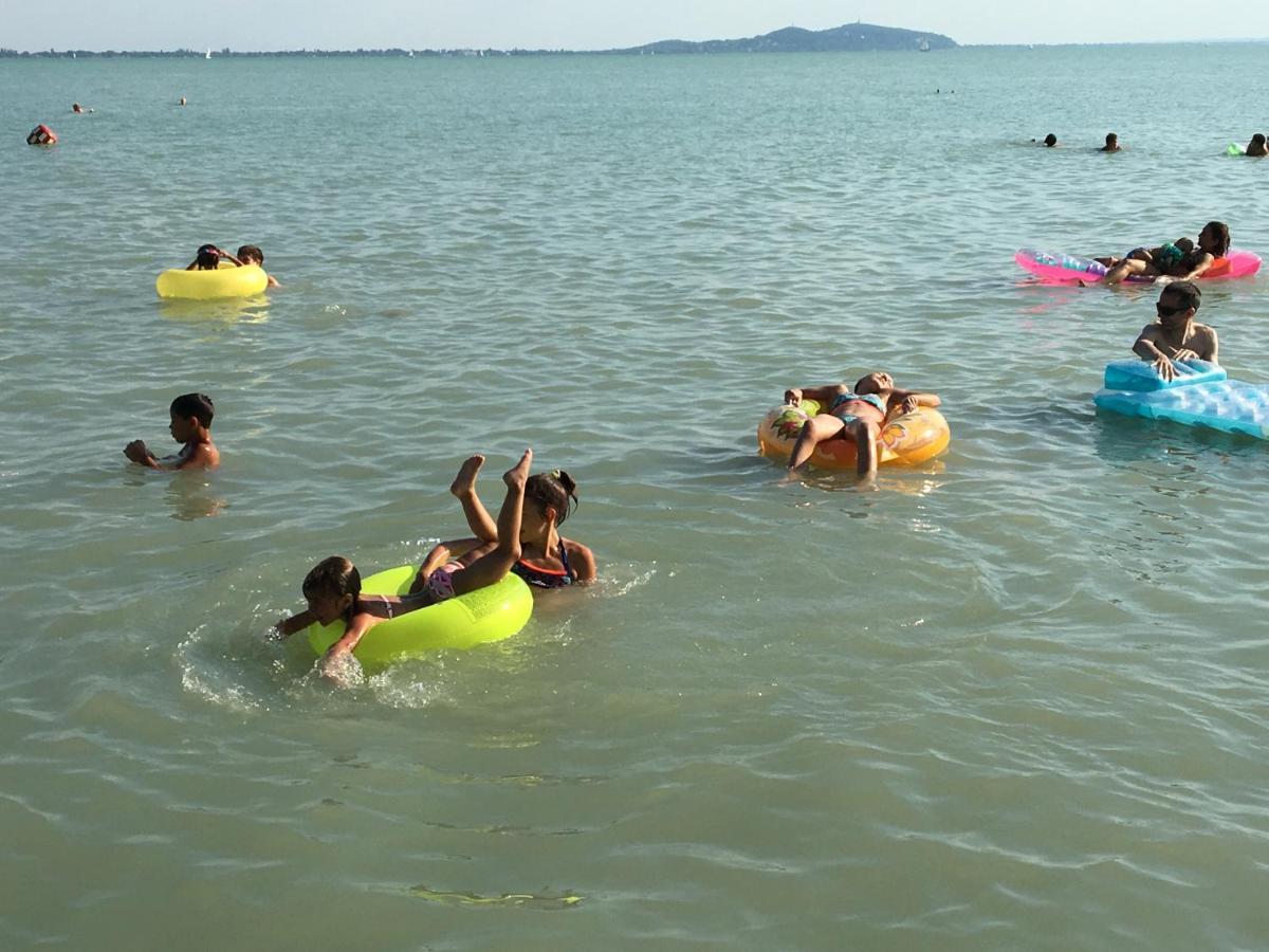 Balaton Wellness Tom Cat Nyaralo 1 Wellness Es 1 Gyermekbarat Apartmannal Kovagoors 外观 照片